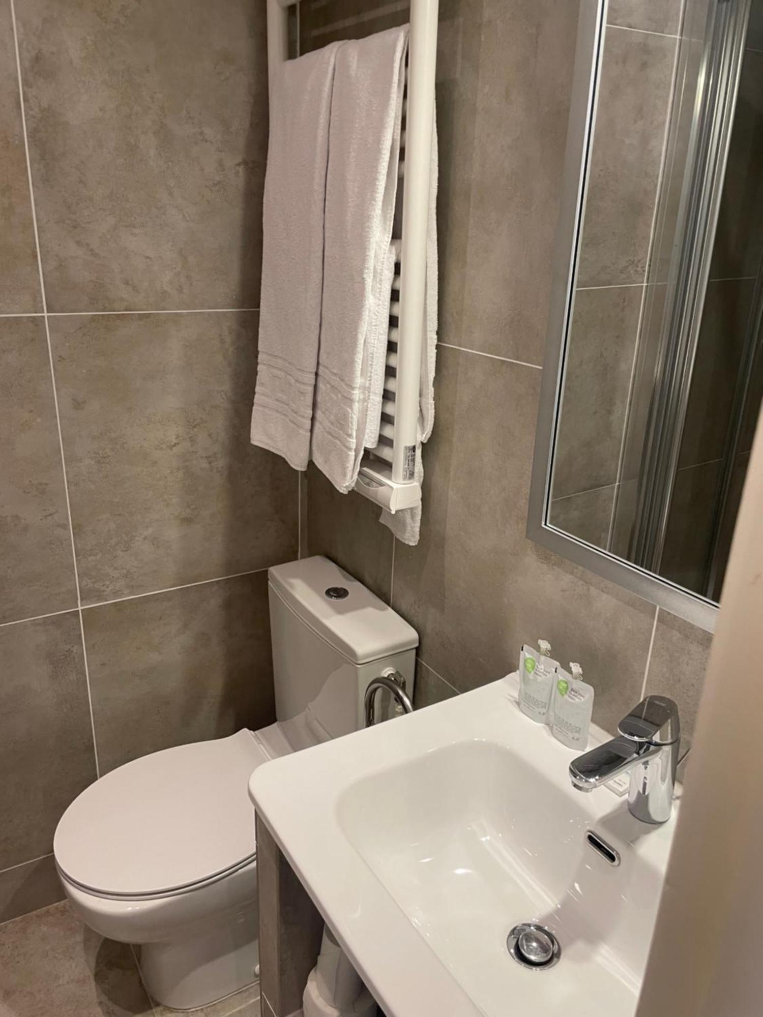 Hotel Azur Lyon Dış mekan fotoğraf