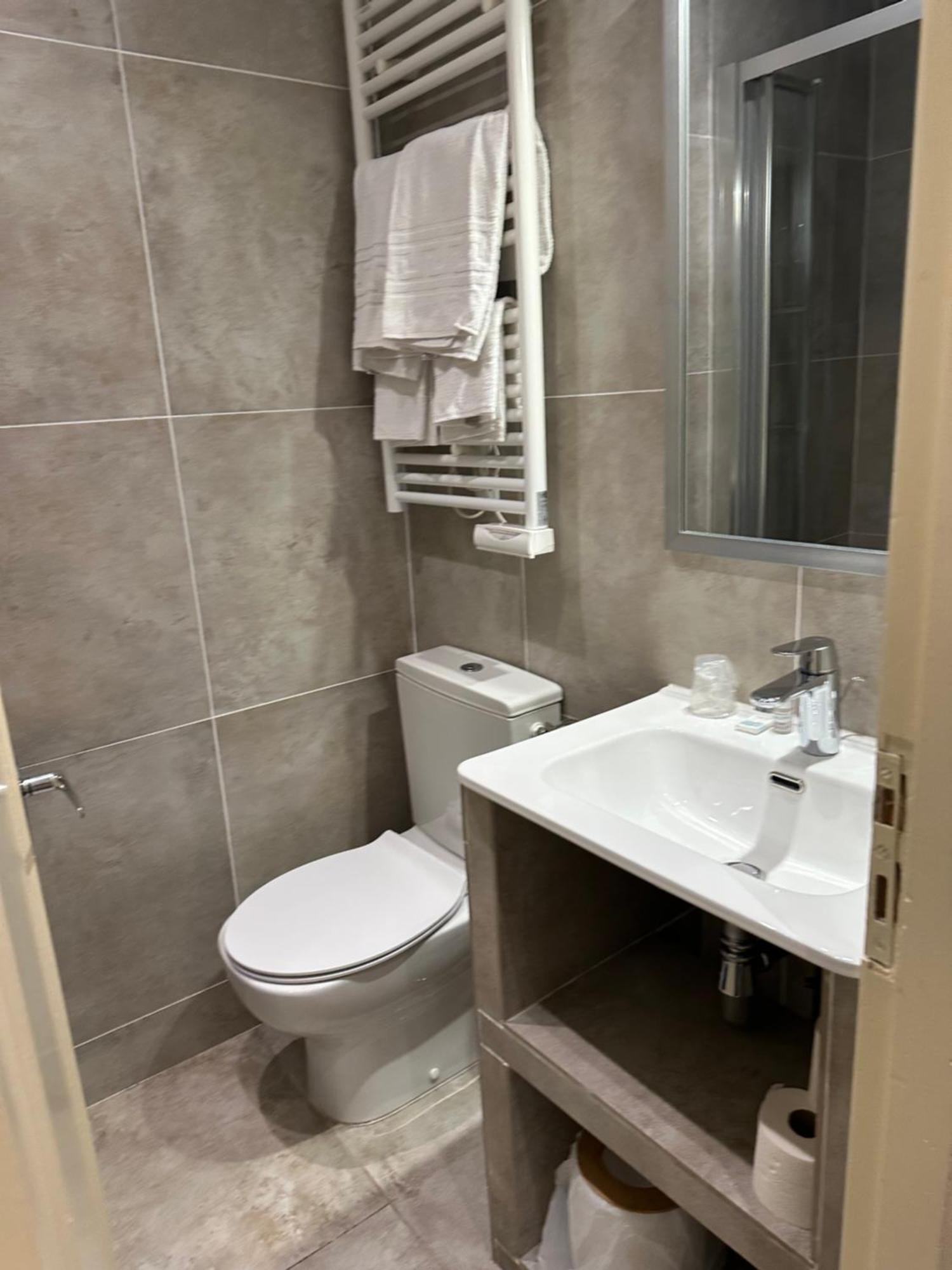 Hotel Azur Lyon Dış mekan fotoğraf