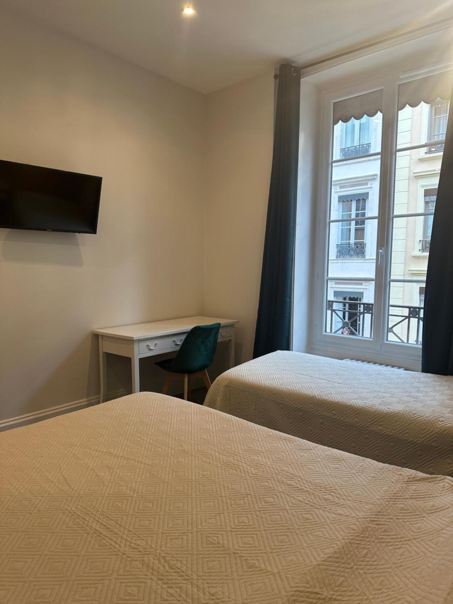 Hotel Azur Lyon Dış mekan fotoğraf