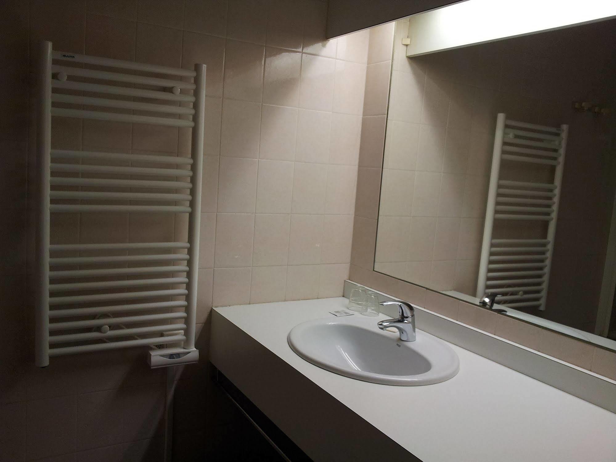 Hotel Azur Lyon Dış mekan fotoğraf